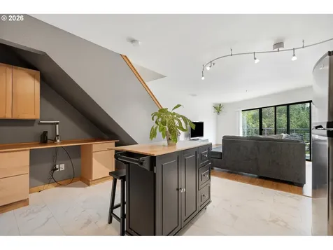 606 NW Naito Parkway Portland OR 97209