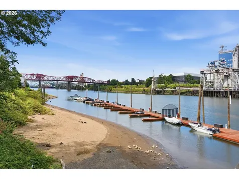 606 NW Naito Parkway Portland OR 97209