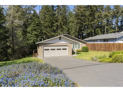 3570 Ash Street North Bend OR 97459