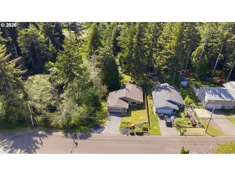 3570 Ash Street North Bend OR 97459