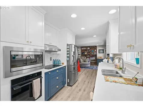 18385 SW Division Street Beaverton OR 97078