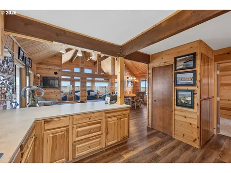 4252 SW Lakeview Drive Culver OR 97734