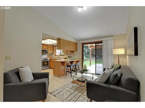 7712 SW Landau Street Portland OR 97223