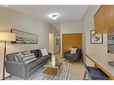 7712 SW Landau Street Portland OR 97223