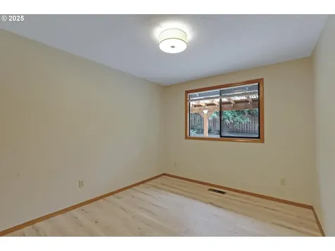 7712 SW Landau Street Portland OR 97223