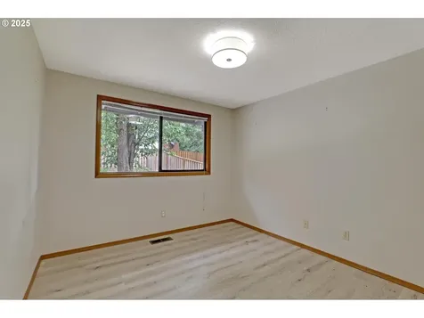 7712 SW Landau Street Portland OR 97223