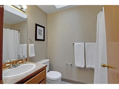 7712 SW Landau Street Portland OR 97223