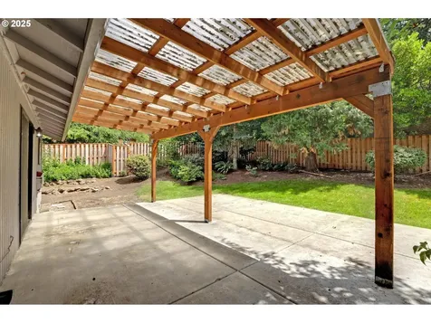 7712 SW Landau Street Portland OR 97223