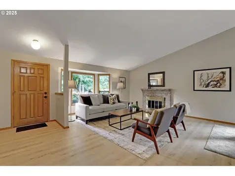7712 SW Landau Street Portland OR 97223