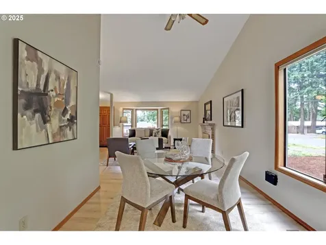 7712 SW Landau Street Portland OR 97223