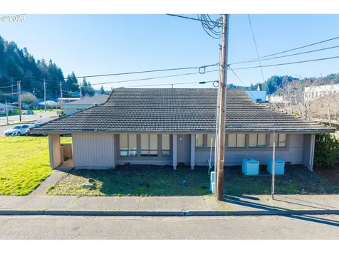 320 Fir Avenue Reedsport OR 97467
