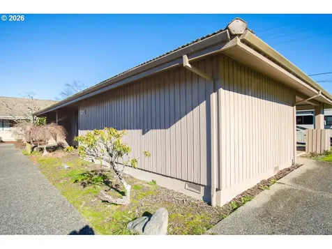 320 Fir Avenue Reedsport OR 97467