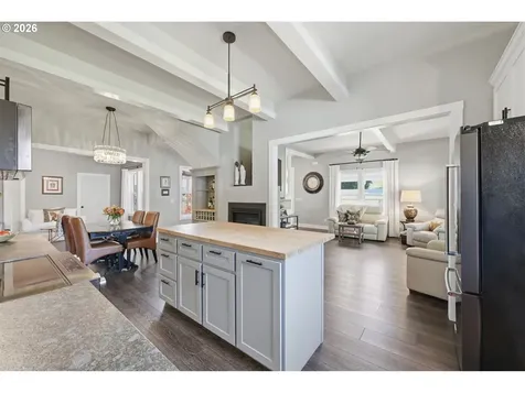 335 N H Street Cottage Grove OR 97424