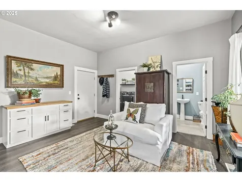 335 N H Street Cottage Grove OR 97424
