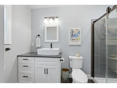 335 N H Street Cottage Grove OR 97424