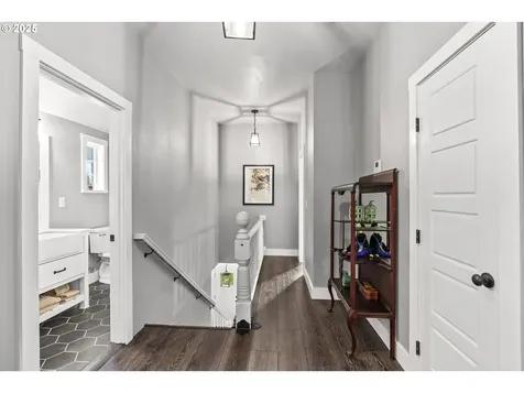 335 N H Street Cottage Grove OR 97424