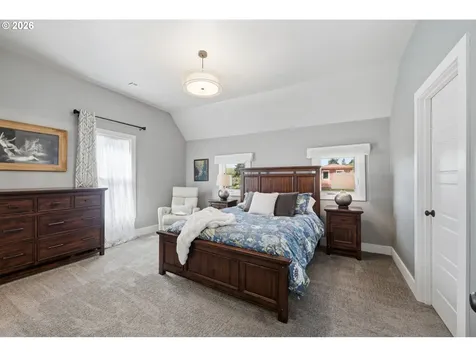 335 N H Street Cottage Grove OR 97424