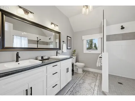 335 N H Street Cottage Grove OR 97424