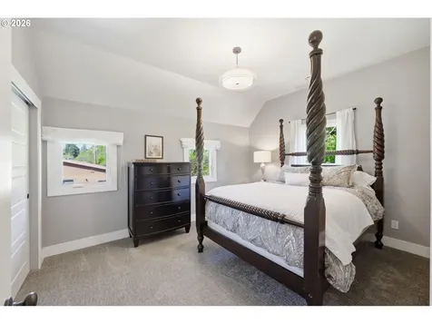 335 N H Street Cottage Grove OR 97424