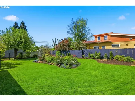 335 N H Street Cottage Grove OR 97424