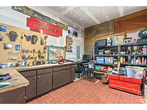 335 N H Street Cottage Grove OR 97424