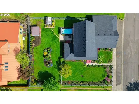 335 N H Street Cottage Grove OR 97424