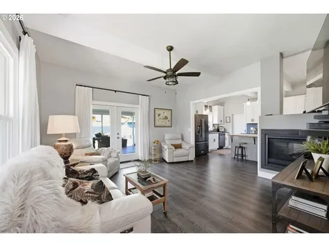 335 N H Street Cottage Grove OR 97424