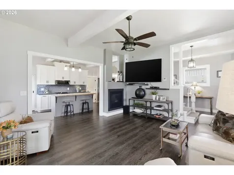 335 N H Street Cottage Grove OR 97424