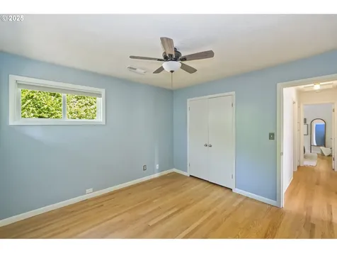 4233 SE Lexington Street Portland OR 97206