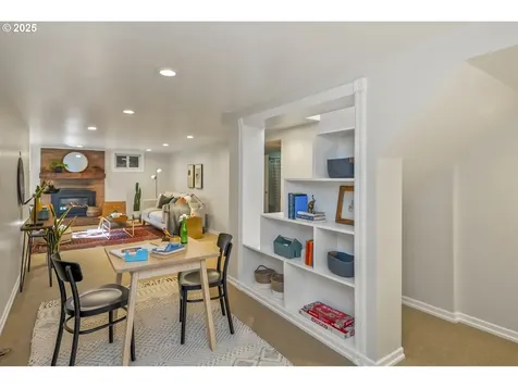 4233 SE Lexington Street Portland OR 97206