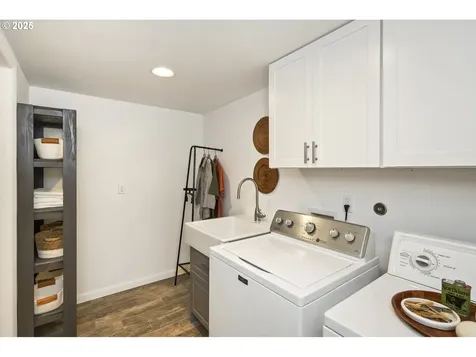 4233 SE Lexington Street Portland OR 97206
