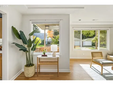4233 SE Lexington Street Portland OR 97206