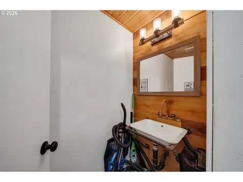 710 NE E Street Willamina OR 97396