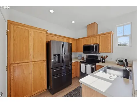5243 Wales Drive Eugene OR 97402