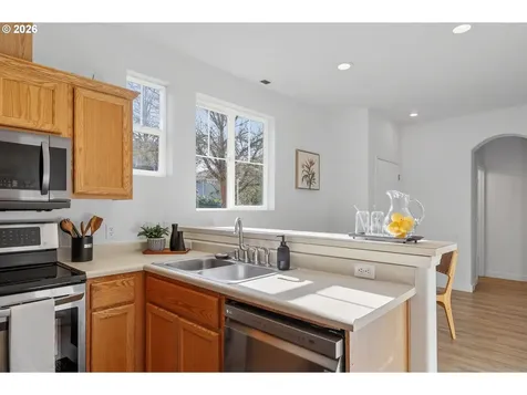 5243 Wales Drive Eugene OR 97402