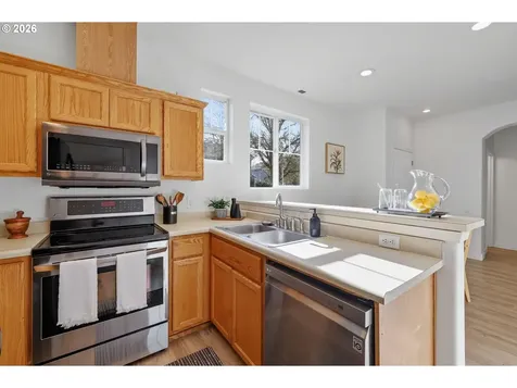 5243 Wales Drive Eugene OR 97402