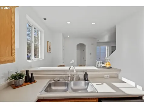 5243 Wales Drive Eugene OR 97402