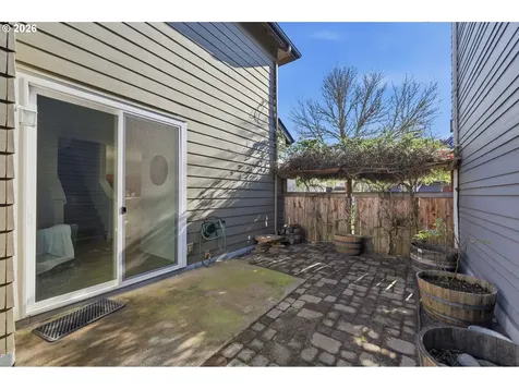 5243 Wales Drive Eugene OR 97402