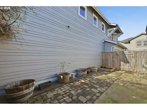 5243 Wales Drive Eugene OR 97402