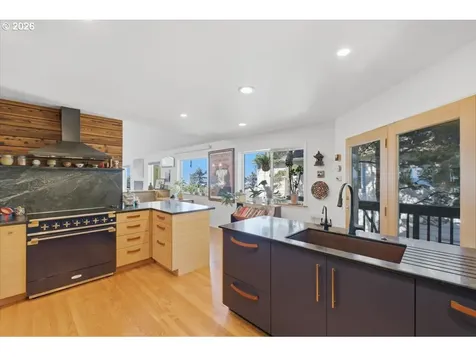 2540 NW Pacific Street Newport OR 97365
