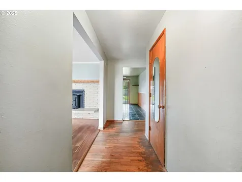 922 S 38th Street Springfield OR 97478
