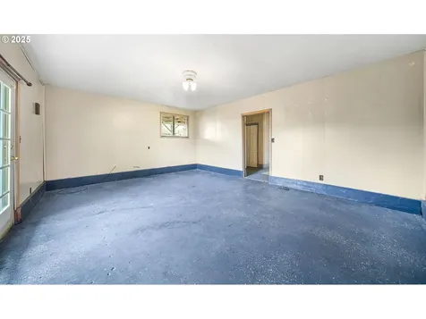 922 S 38th Street Springfield OR 97478