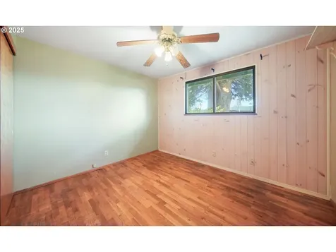 922 S 38th Street Springfield OR 97478