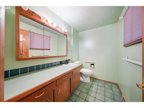 922 S 38th Street Springfield OR 97478