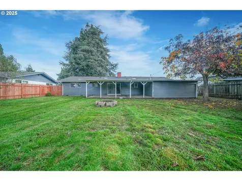 922 S 38th Street Springfield OR 97478