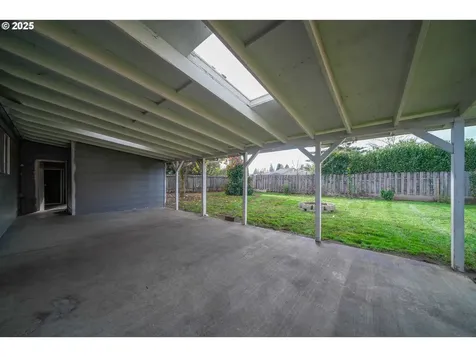 922 S 38th Street Springfield OR 97478
