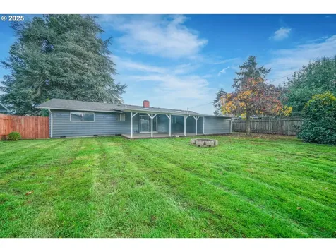 922 S 38th Street Springfield OR 97478