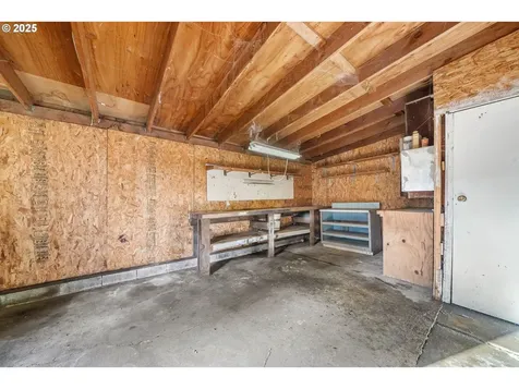 922 S 38th Street Springfield OR 97478