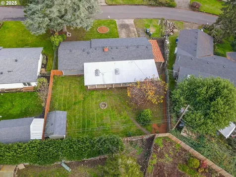 922 S 38th Street Springfield OR 97478
