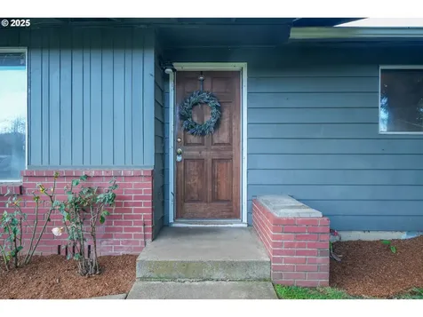 922 S 38th Street Springfield OR 97478